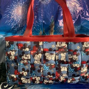 Disney Harvey’s Mickey loves Minnie satchel